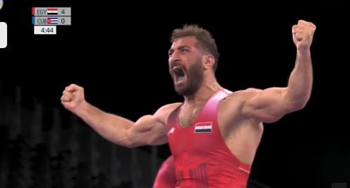 محمد متولي يتأهل لنصف نهائي المصارعة بالأولمبياد (فيديو)